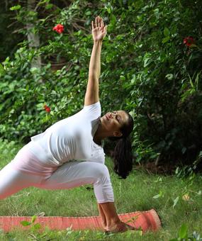 Parsvakonasana extended side angle pose