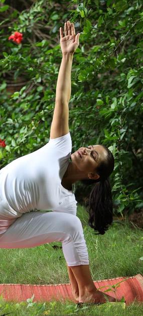 Parsvakonasana extended side angle pose