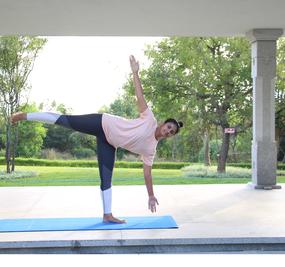 ardhachandrasana half moon pose