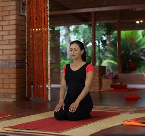 vajrasana yoga pose