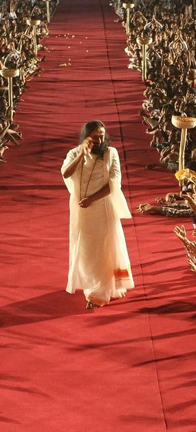 Gurudev during satsang